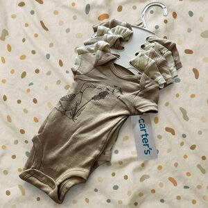 Carter’s 5pc neutral preemie onesie set